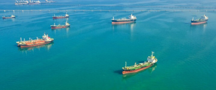 Через Ормузский пролив перевозят до 30% мировой нефти и сжиженного газа