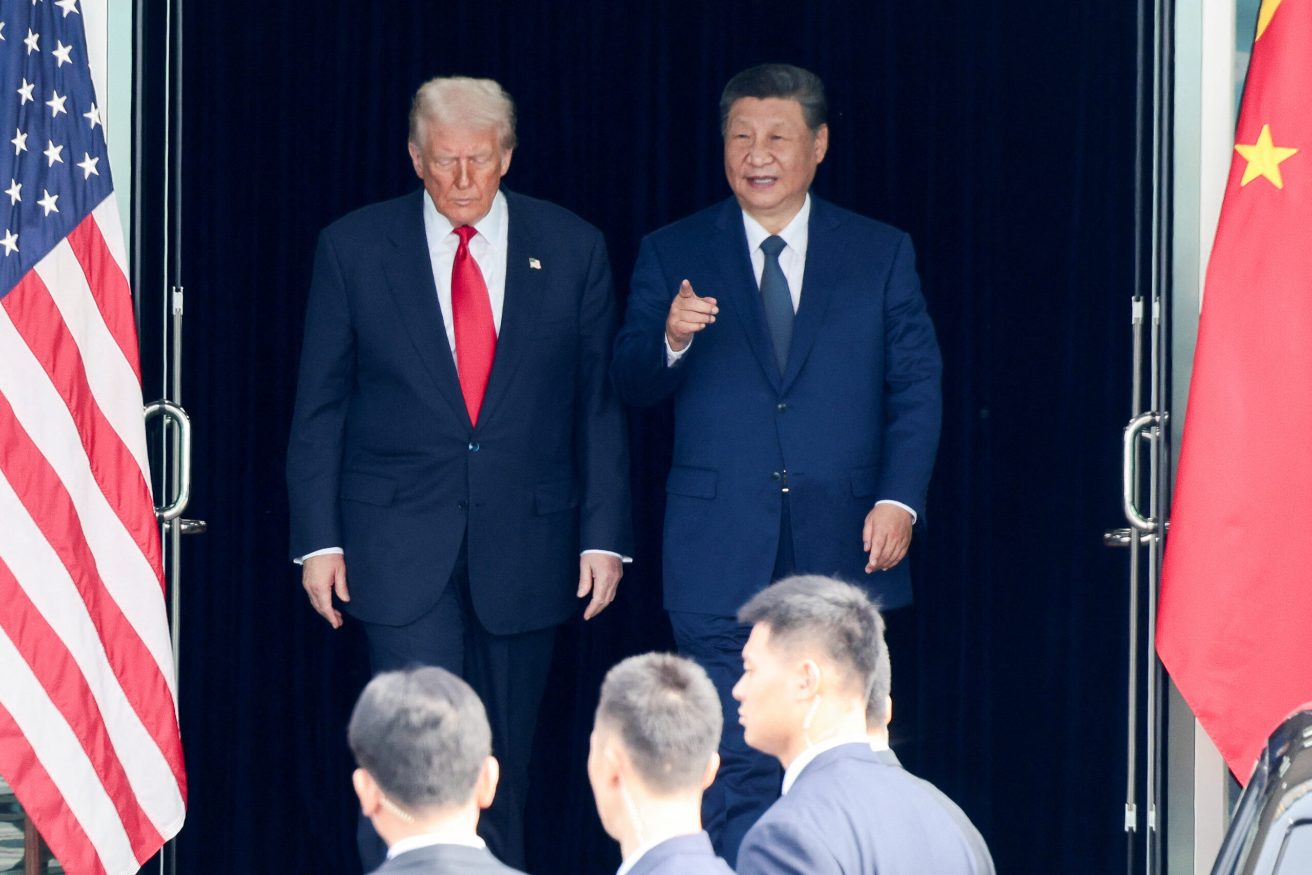 Президент США Дональд Трамп и глава КНР Си Цзиньпин провели первую за шесть лет встречу