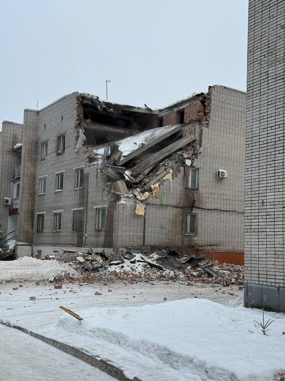 В городе Сертолово в Ленобласти в результате взрыва обрушилось здание военной комендатуры
